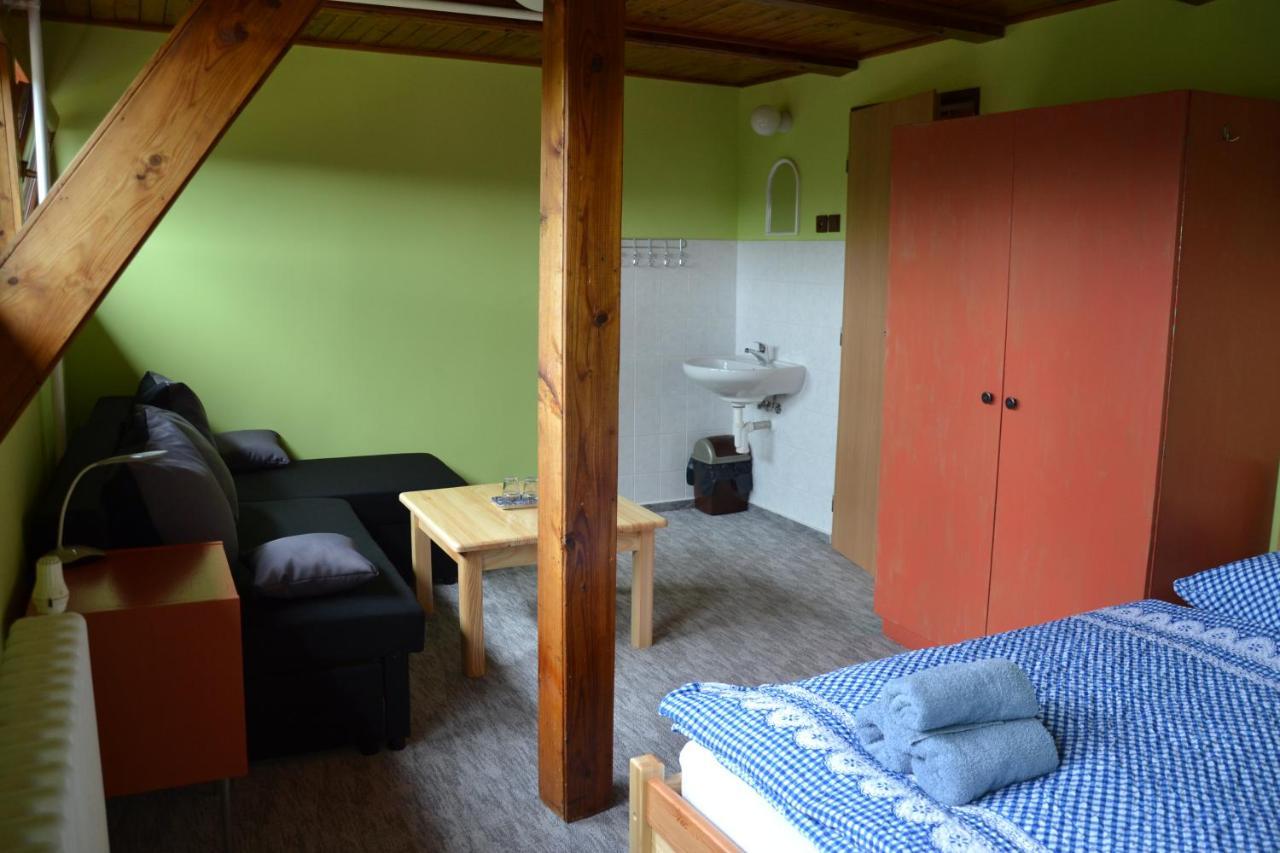 Penzion pod Severákem Lučany nad Nisou Esterno foto